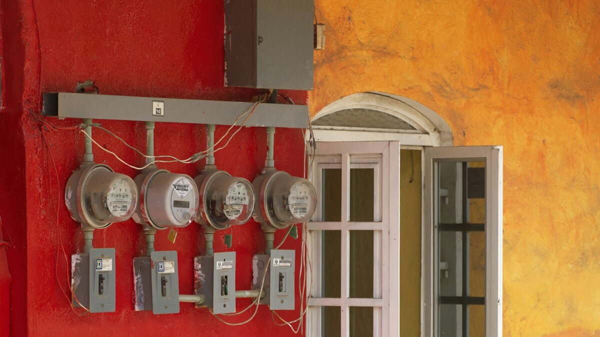 Cambio fornitore luce e gas: come fare e cosa cambia dal 1° dicembre