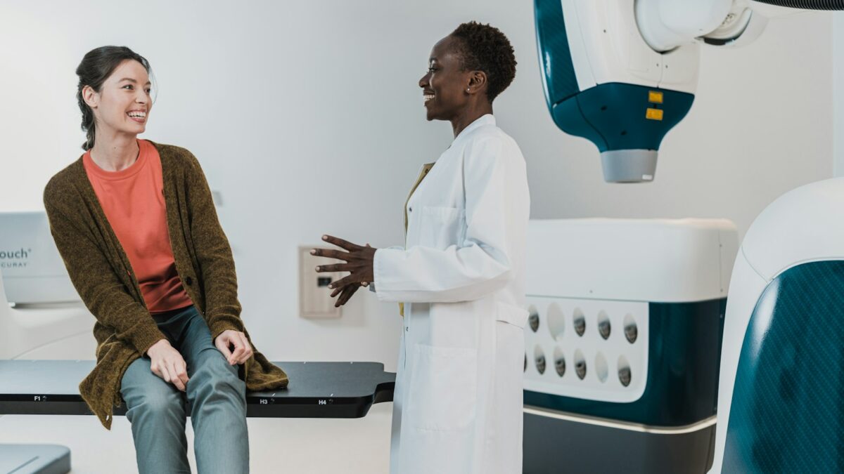 Menopausa, il tabù cade solo in parte: quasi una donna su due la nasconde ancora
