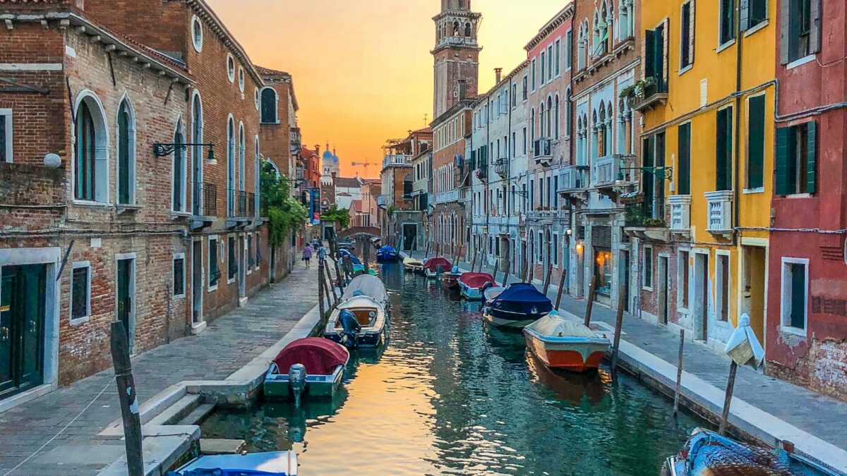 Mose, uno studio avverte: con il mare più alto chiuso due giorni su tre, la laguna soffre