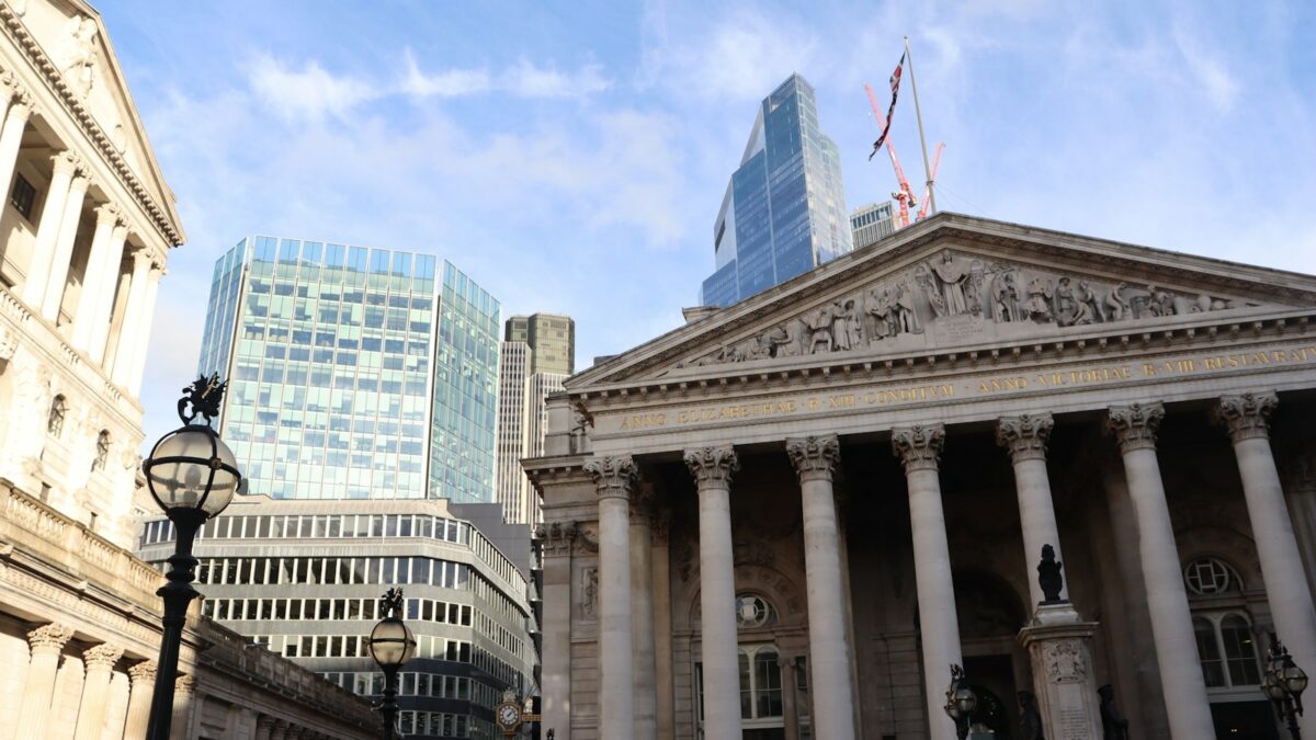Nobel per l'Economia 2026 a Hall e Woodford: perché conta anche per noi