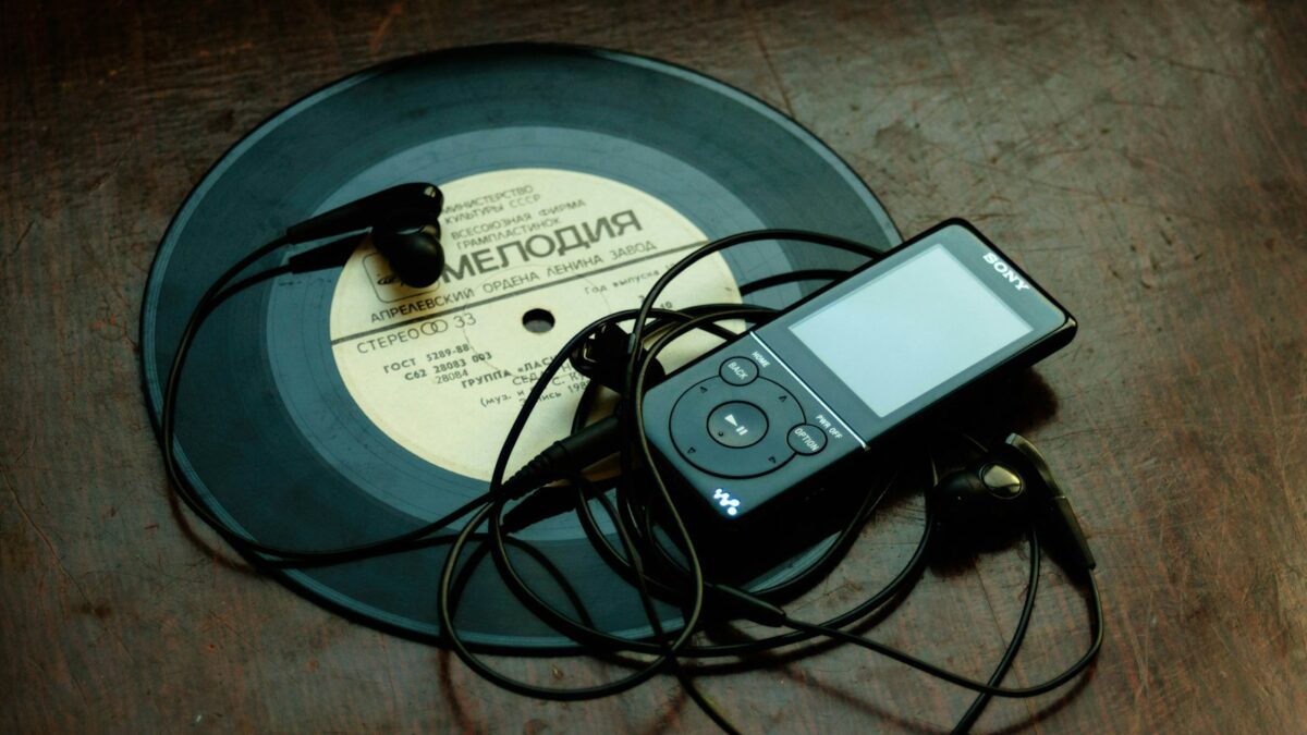 Il Walkman torna in versione lusso: Sony presenta due modelli fino a 4.999 euro