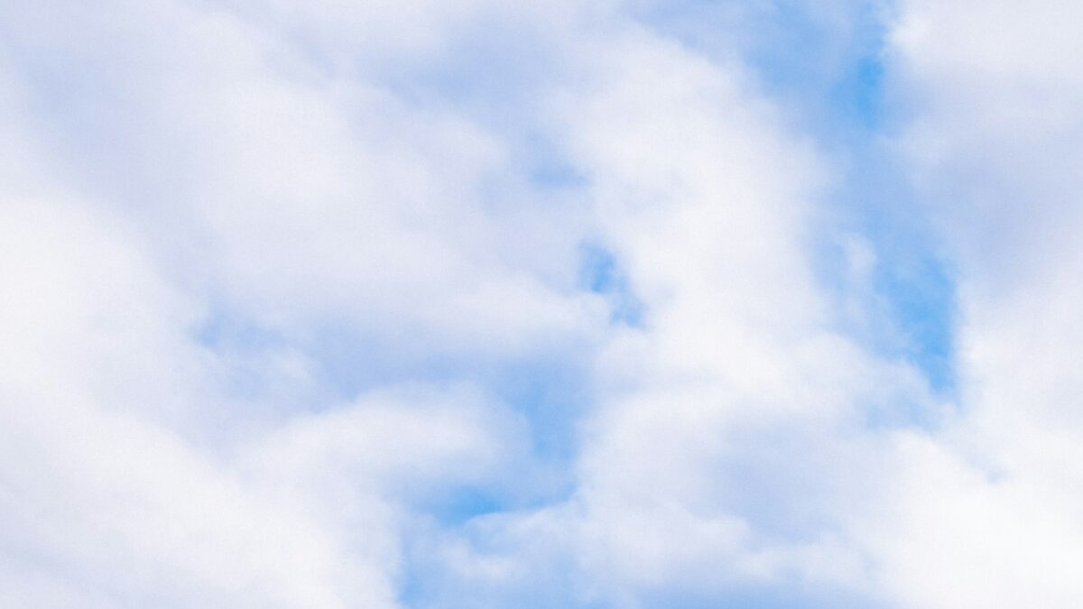 Perché il cielo è blu (e rosso al tramonto)? La spiegazione semplice