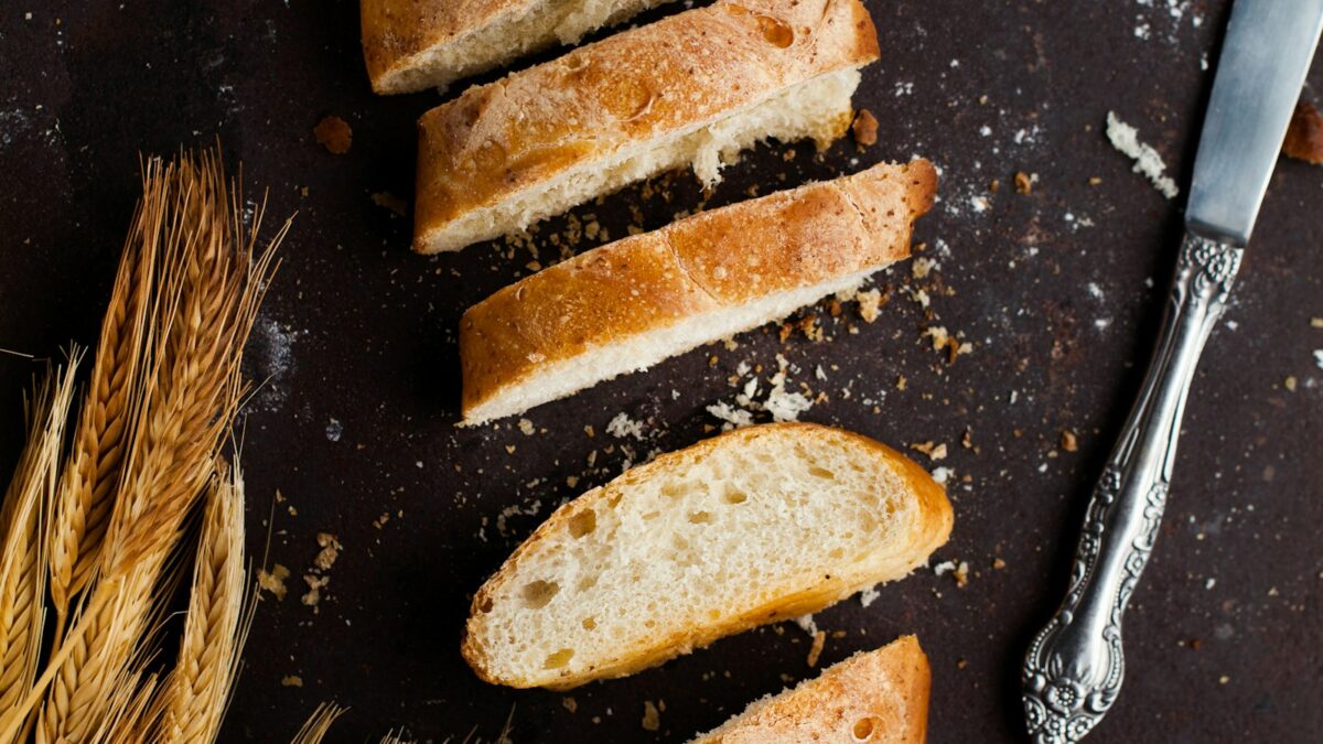 Perché il pane diventa duro? Non si secca soltanto: la colpa è dell'amido