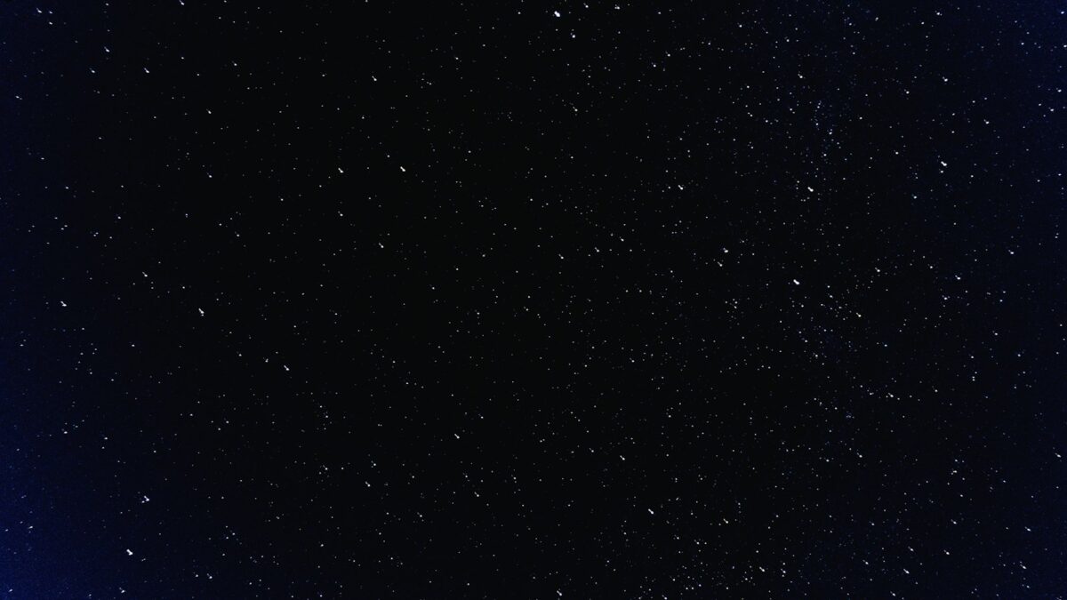 Perché le stelle brillano (e i pianeti no)? La spiegazione semplice