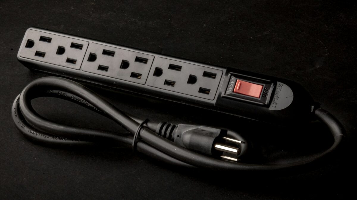 Quanto consuma lo standby? Gli apparecchi «vampiri» e come risparmiare in bolletta