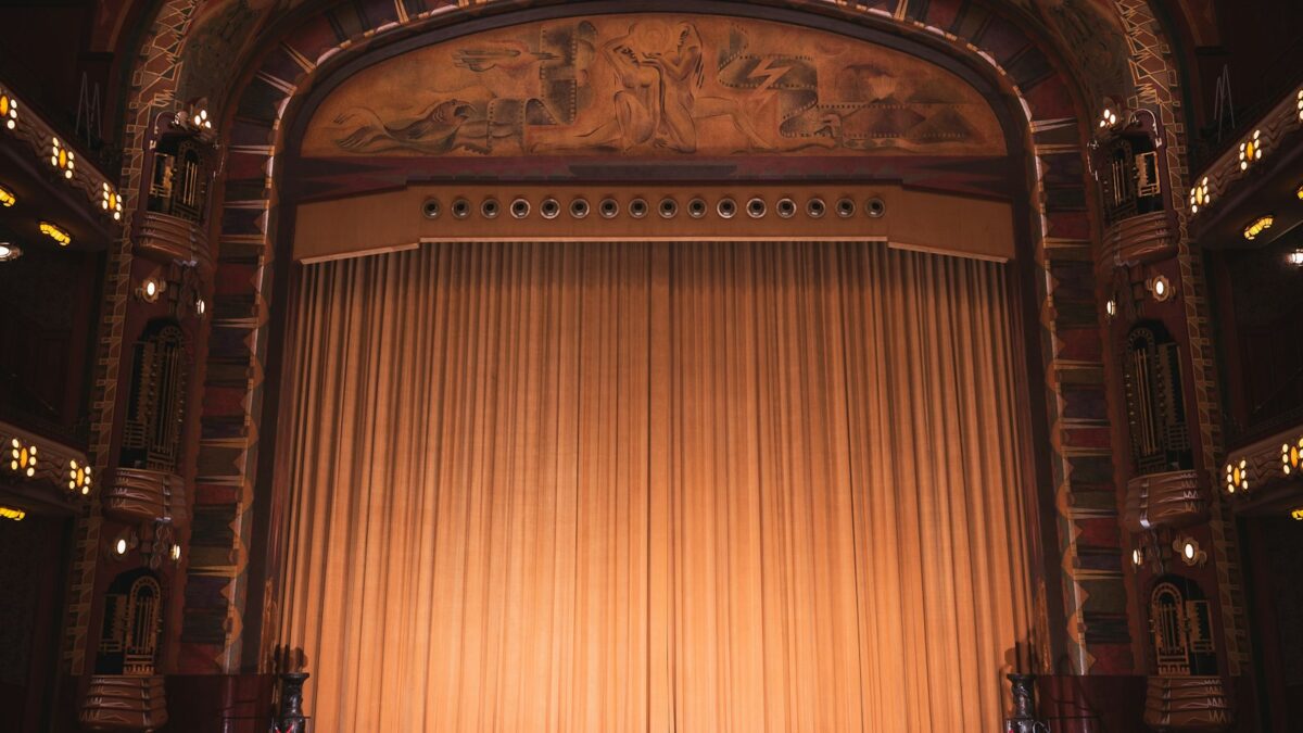 Teatro Valle di Roma, si rialza il sipario: riapre dopo il restauro con Francesco Piccolo